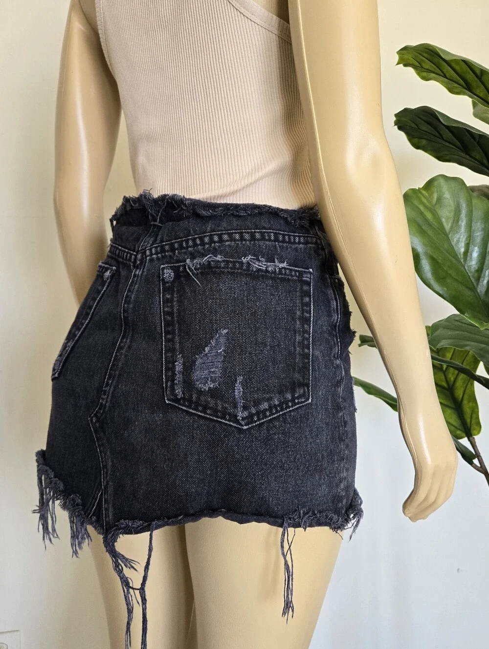 Reformation Denim Mini Skirt Black Wash Color Size 27 Women's